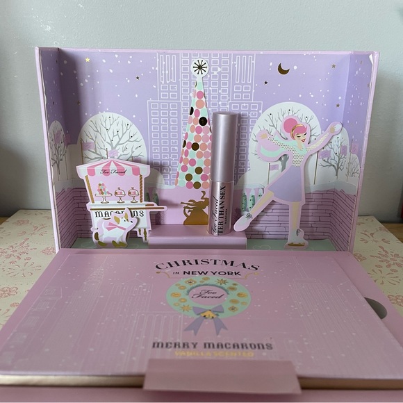 Too faced Christmas in New York palette - Picture 2 of 4